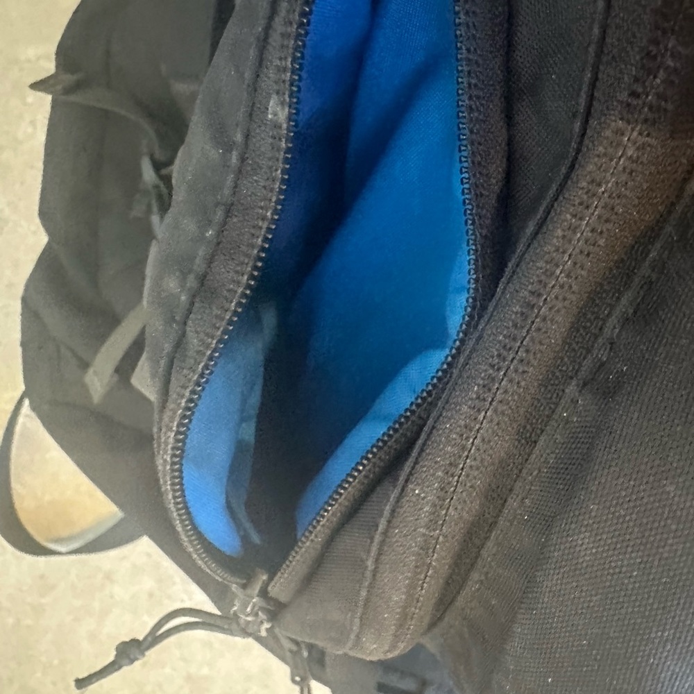 Patagonia Jalama 28L Men Black backpack travel pack daypack laptop padded straps - Picture 11 of 11